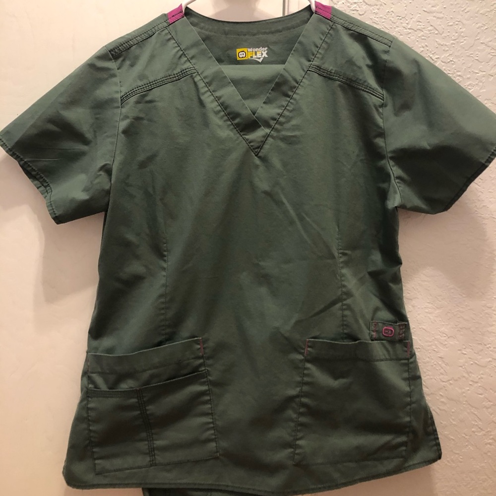 WonderFlex scrubs